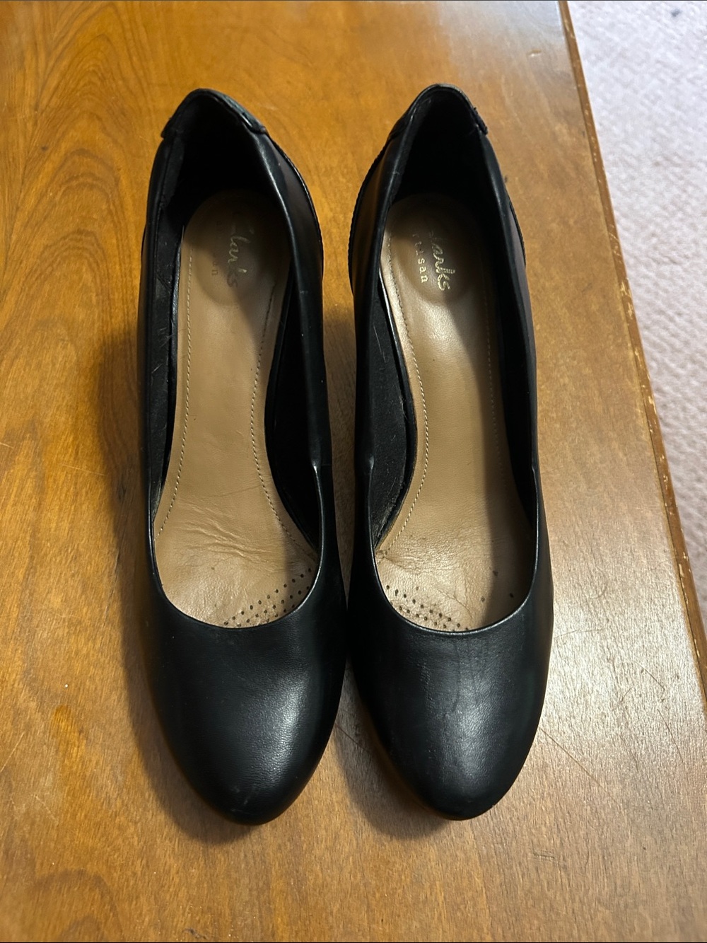 Clarks Black Leather Round-Toe Pumps
